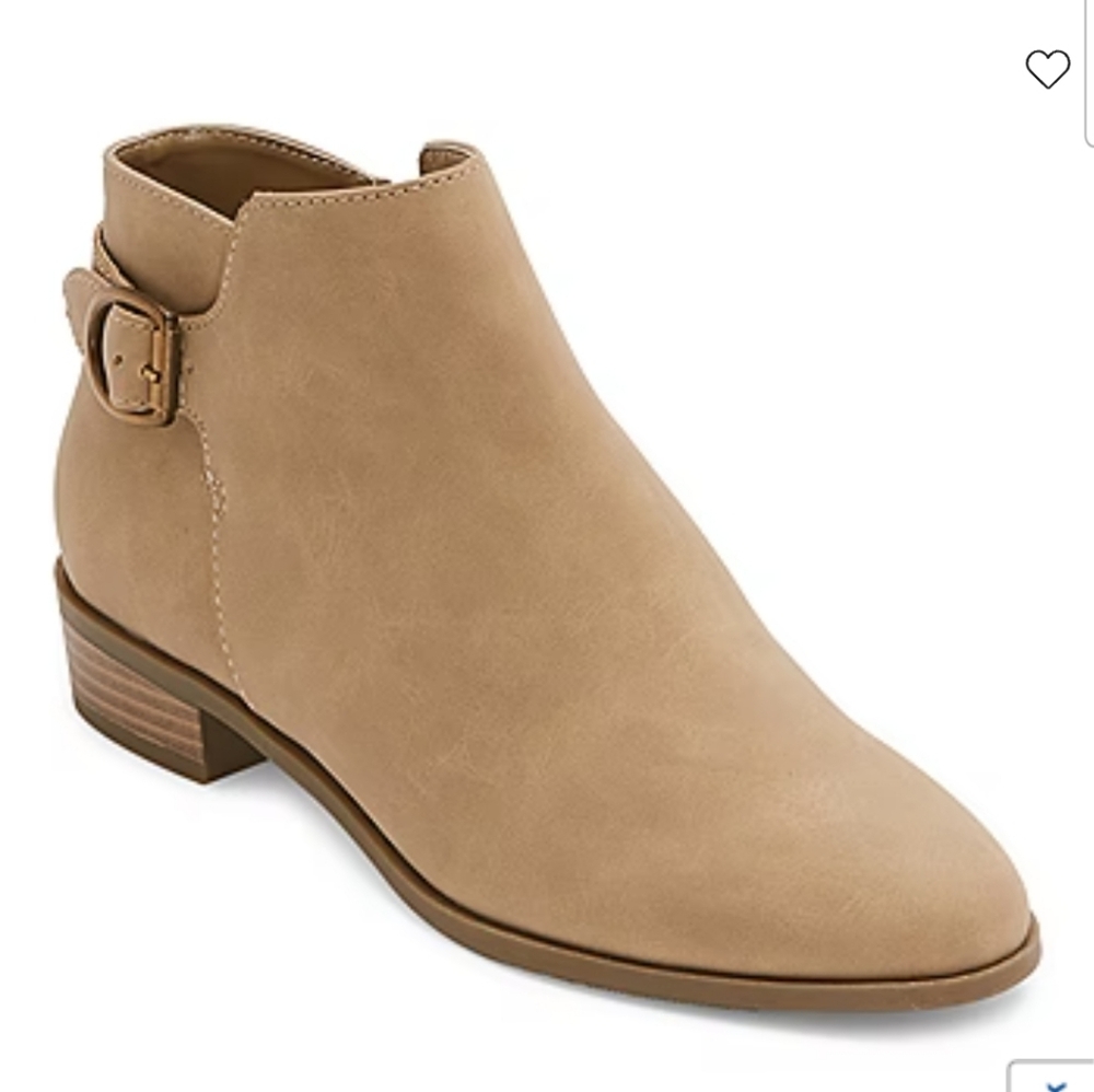 St John's Bay Sand Color Stacked Heel Booties Size 8.5 Womens